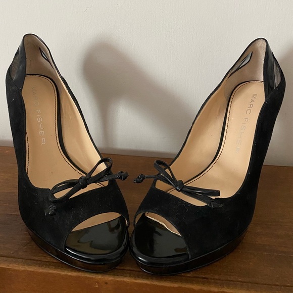Marc Fisher High Heel Black Shoes. Size 9M - Picture 2 of 11